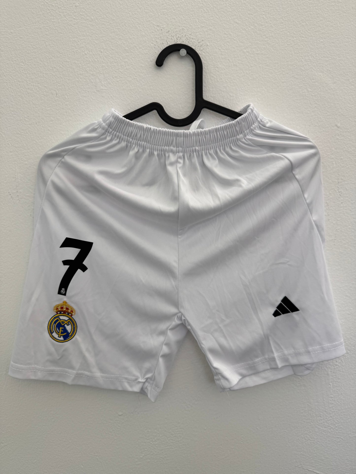 KIT REAL MADRID (maglia/pantaloncino/calzettoni) TAGLIA 8-9 ANNI - VINI JR - TOPPA CAMPIONATO